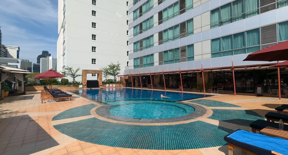 For rent 2 bedrooms condo in Sathon, Bangkok