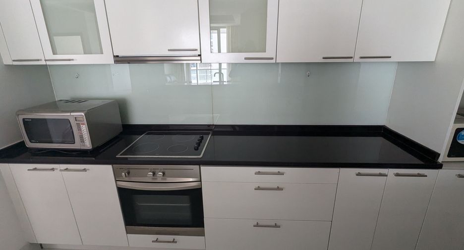 For rent 2 bedrooms condo in Sathon, Bangkok