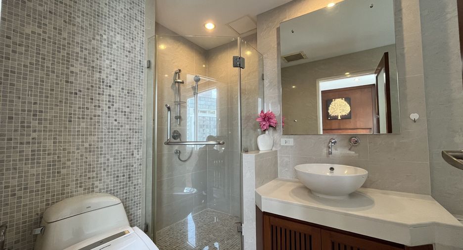 Condo en venta y en alquiler de 2 habitaciones en Khlong Toei, Bangkok