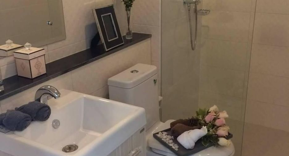 For sale 1 bed condo in Mueang Samut Prakan, Samut Prakan