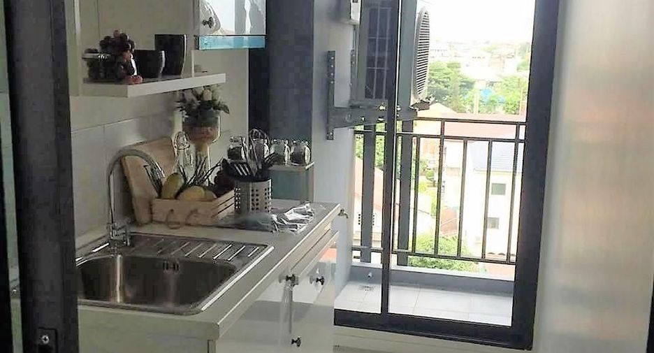 For sale 1 bed condo in Mueang Samut Prakan, Samut Prakan