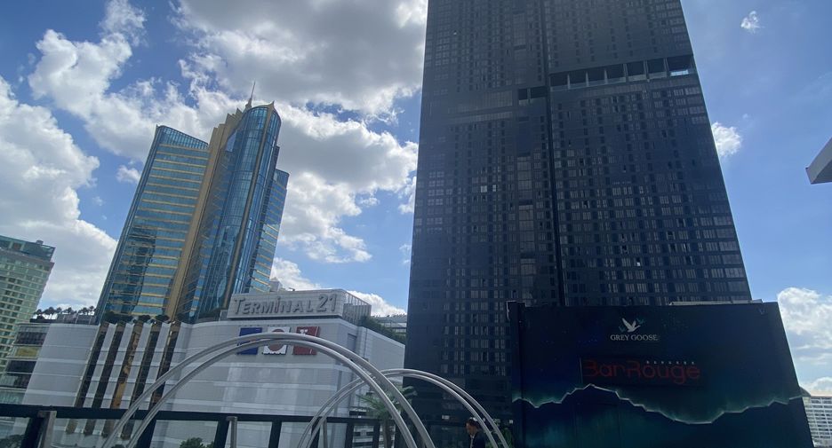 For rent retail Space in Watthana, Bangkok