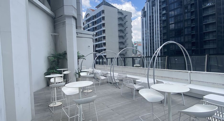 For rent retail Space in Watthana, Bangkok