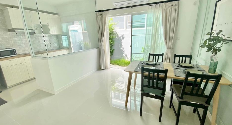 For rent 3 bedrooms townhouse in Prawet, Bangkok