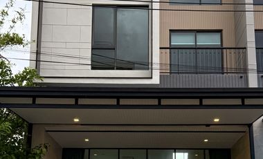 For rent 4 bedrooms house in Wang Thonglang, Bangkok