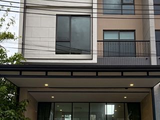出租 4 卧室 独立屋 在 Wang Thong Lang, 曼谷