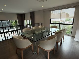 出租 4 卧室 独立屋 在 Wang Thong Lang, 曼谷
