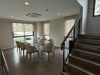 出租 4 卧室 独立屋 在 Wang Thong Lang, 曼谷