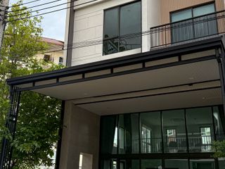 出租 4 卧室 独立屋 在 Wang Thong Lang, 曼谷