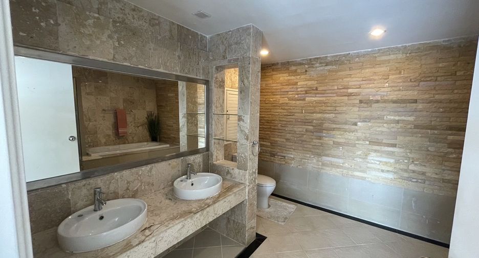 For rent 2 bedrooms condo in Mueang Phuket, Phuket