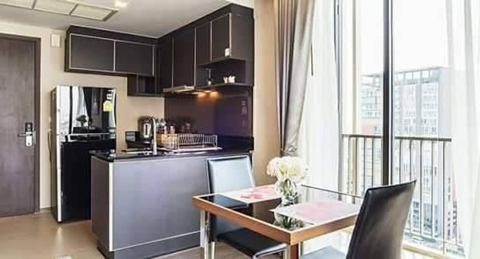 For sale 1 Beds condo in Khlong San, Bangkok