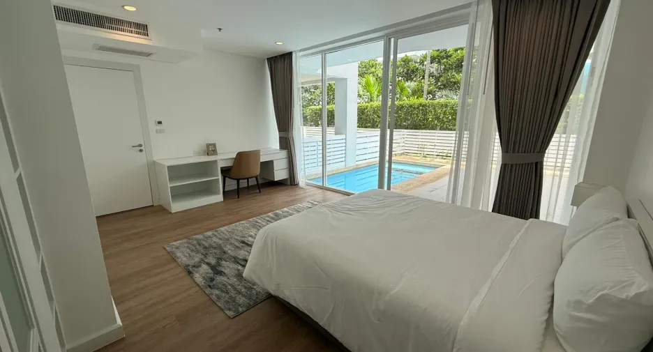 Condo en alquiler de 4 habitaciones en Watthana, Bangkok