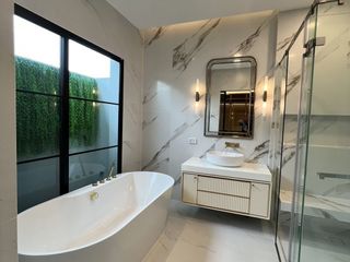 出租 4 卧室 独立屋 在 Saphan Sung, 曼谷