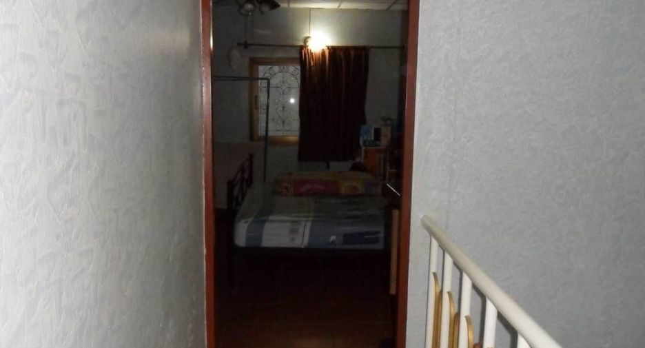 Casa adosada en venta de 2 habitaciones en Bang Khen, Bangkok
