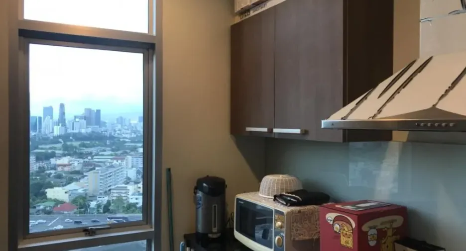 For rent 2 bedrooms condo in Ratchathewi, Bangkok