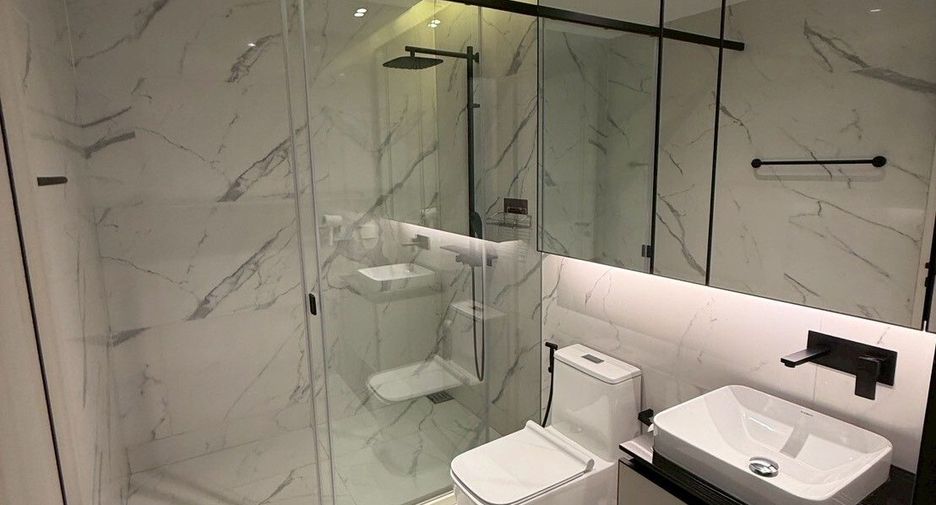 For rent 2 bedrooms condo in Ratchathewi, Bangkok