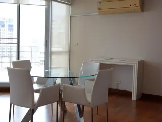 À louer 2 chambres condo à Pathum Wan, Bangkok