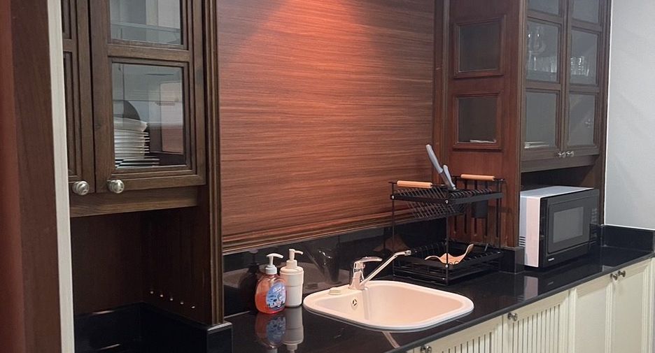 Wohnung zur Miete mit 2 Zimmer in Pathum Wan, Bangkok