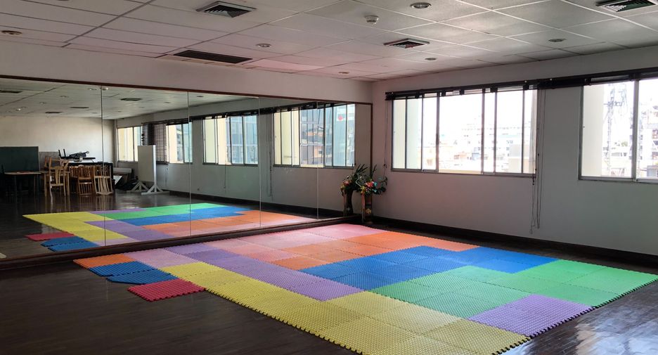For sale and for rent 2 bedrooms condo in Khlong Toei, Bangkok