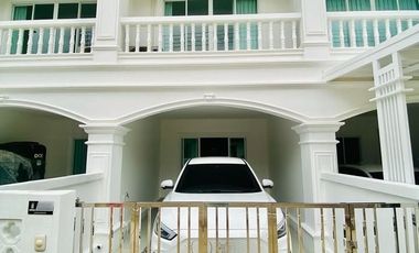出租 2 卧室 联排别墅 在 Phuket Town, 普吉