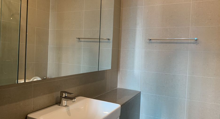 For rent studio condo in Pathum Wan, Bangkok