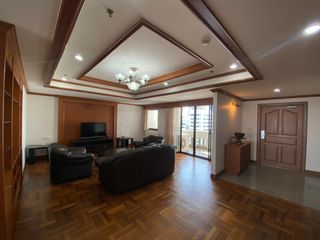 Apartamento en alquiler de 3 habitaciones en Watthana, Bangkok