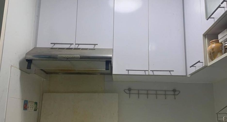For rent 3 bedrooms townhouse in Lat Phrao, Bangkok