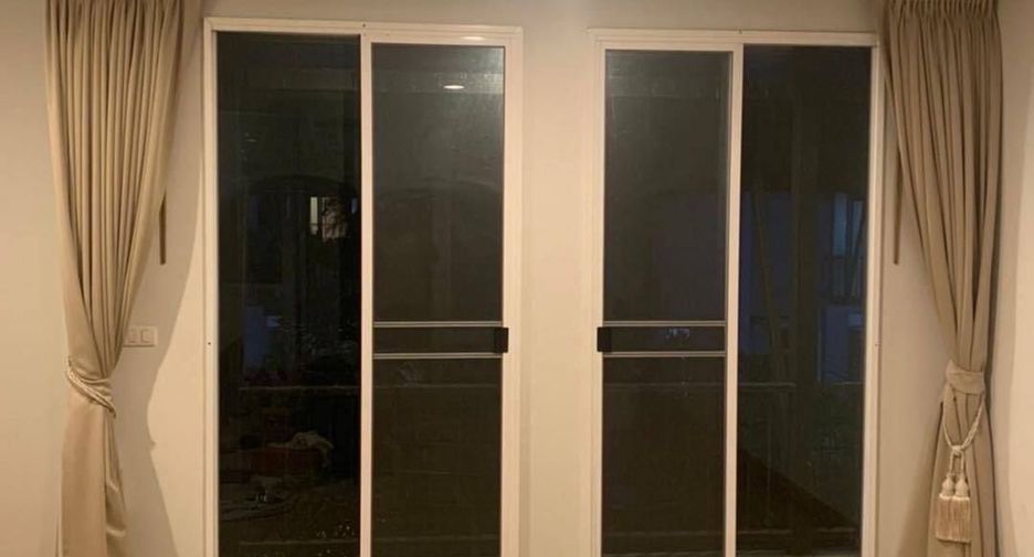 For rent 3 bedrooms townhouse in Lat Phrao, Bangkok