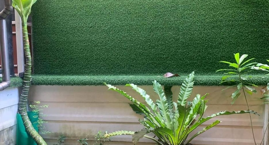 For rent 3 bedrooms townhouse in Lat Phrao, Bangkok