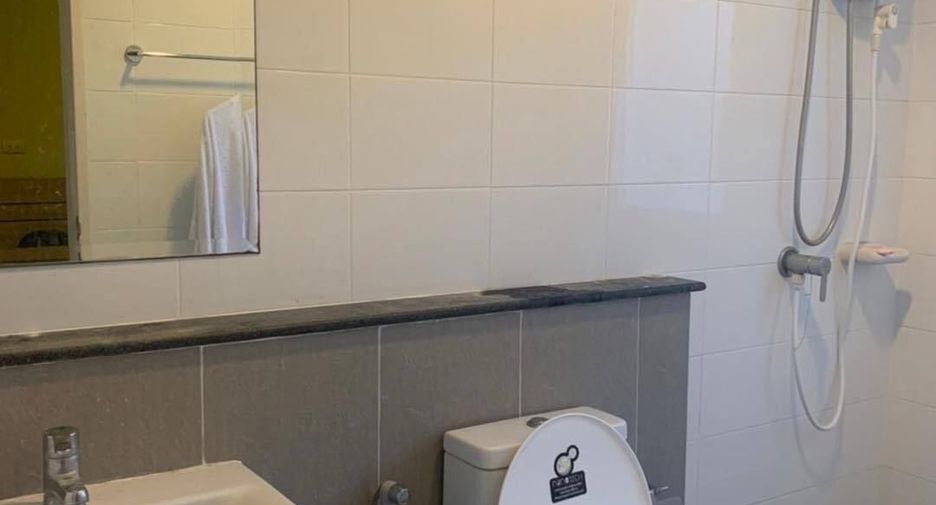 For rent 3 bedrooms townhouse in Lat Phrao, Bangkok