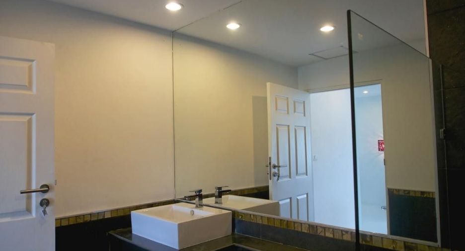 For sale 4 ベッドルーム condo in Mueang Phuket, Phuket