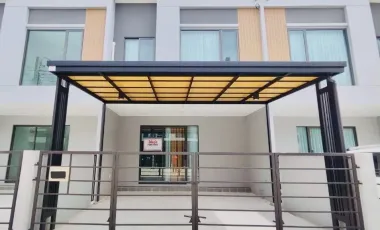 For rent 3 bedrooms townhouse in Bang Phli, Samut Prakan