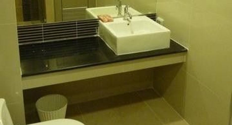 For rent 1 bed condo in Phra Khanong, Bangkok