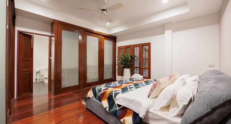 For sale 8 bedrooms house in Suan Luang, Bangkok