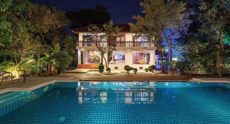 For sale 8 bedrooms house in Suan Luang, Bangkok