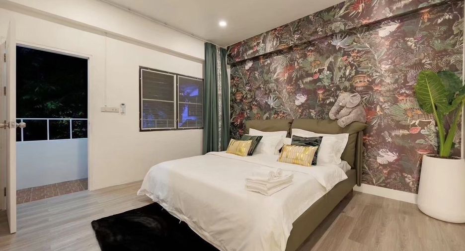 For sale 8 bedrooms house in Suan Luang, Bangkok