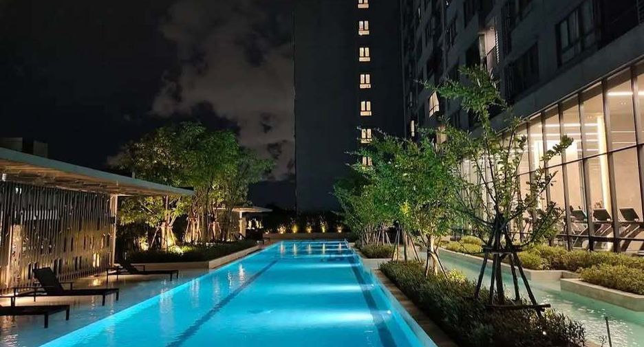 For sale 2 bedrooms condo in Phra Khanong, Bangkok