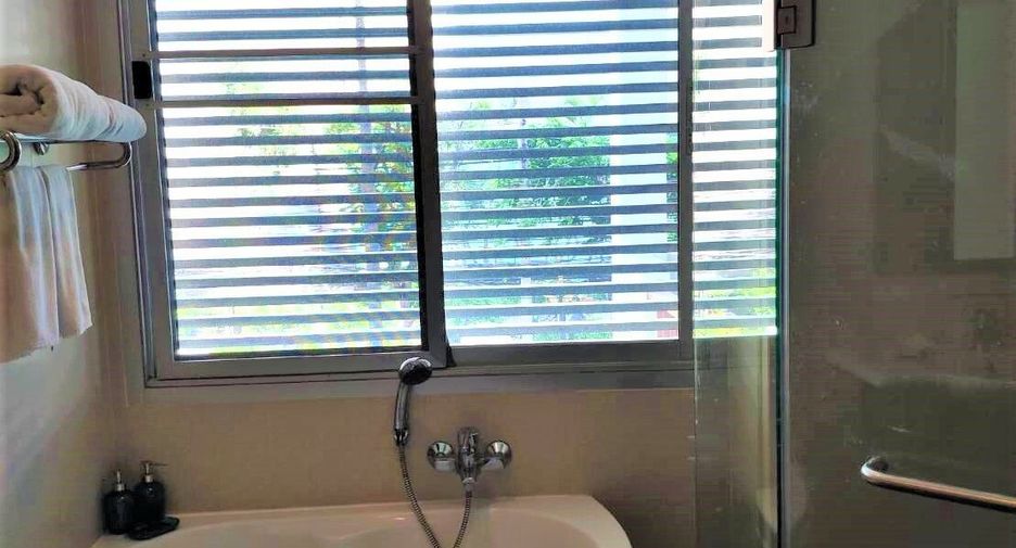 For rent 3 bedrooms apartment in Sathon, Bangkok