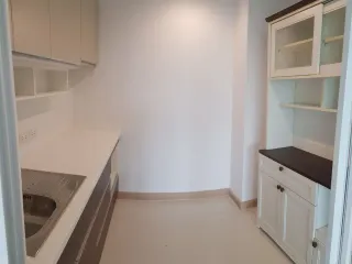 À vendre 2 chambres condo à Yan Nawa, Bangkok