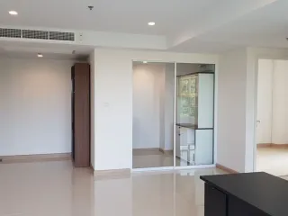 À vendre 2 chambres condo à Yan Nawa, Bangkok