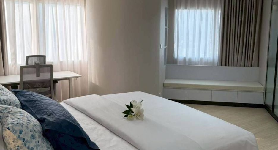 For rent 2 bedrooms condo in Bang Na, Bangkok