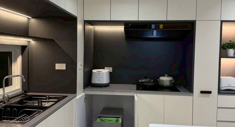 For rent 2 bedrooms condo in Bang Na, Bangkok