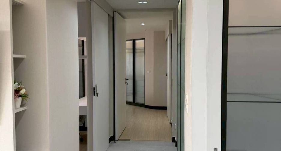 For rent 2 bedrooms condo in Bang Na, Bangkok