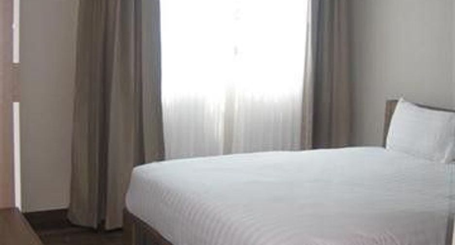 For rent 2 bedrooms condo in Pathum Wan, Bangkok