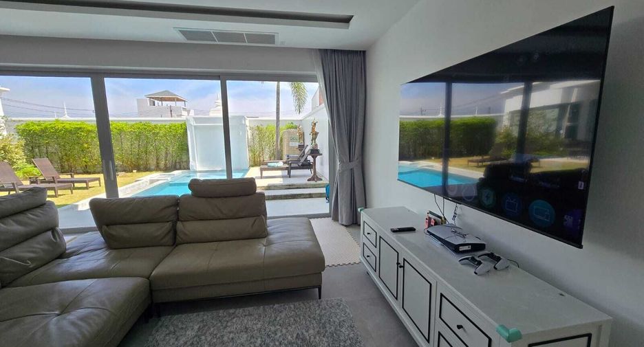 For rent 3 bedrooms villa in Mueang Phuket, Phuket