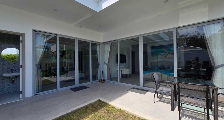 For rent 3 bedrooms villa in Mueang Phuket, Phuket