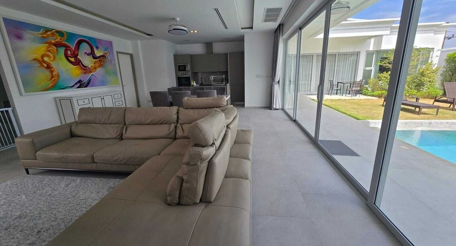 For rent 3 bedrooms villa in Mueang Phuket, Phuket