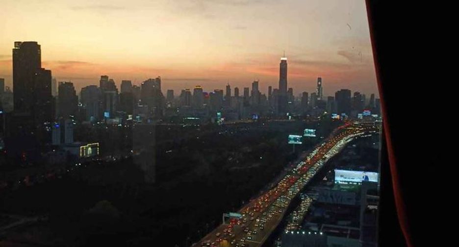 For rent studio condo in Huai Khwang, Bangkok