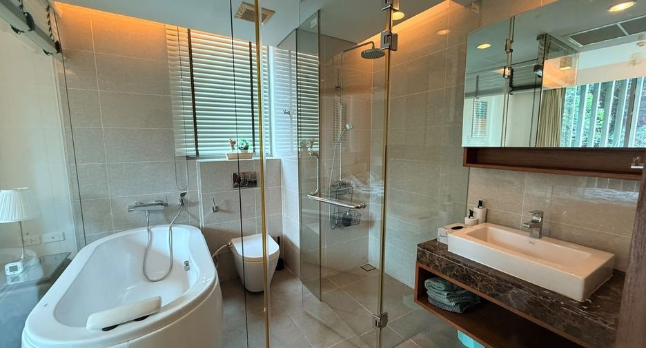 For sale and for rent 2 bedrooms condo in Watthana, Bangkok