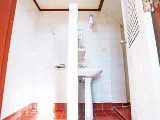 Casa adosada en venta de 3 habitaciones en Lat Phrao, Bangkok